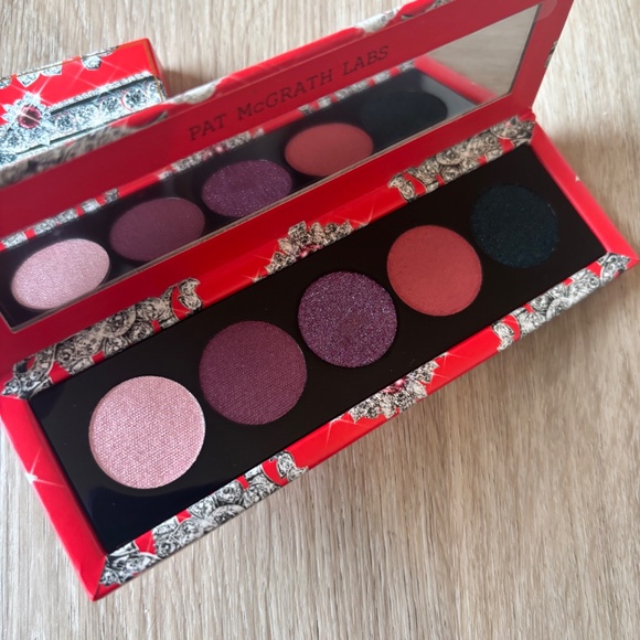 Pat McGrath Luminous Legends Eyeshadow Palette Starfall Seduction - Picture 2 of 2
